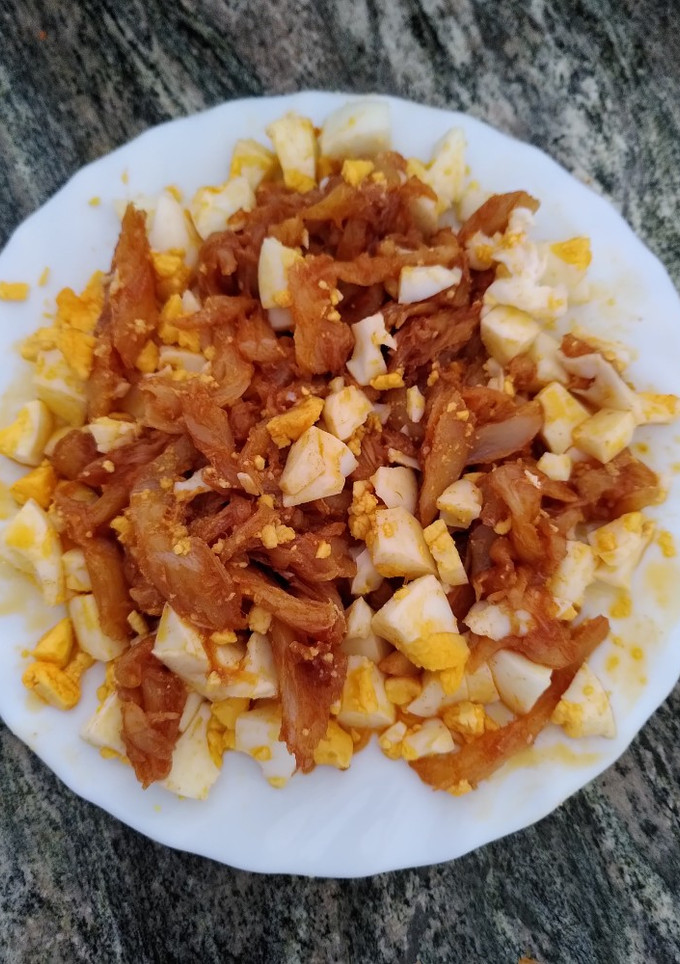 Una foto de Mojete de bacalao y huevo duro