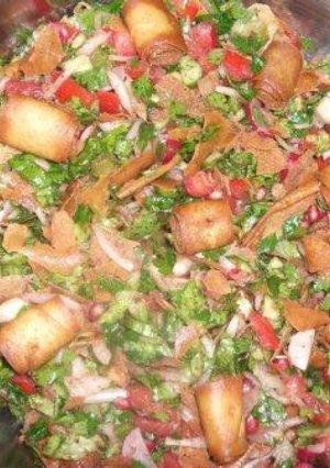 A picture of Fattoush my way.