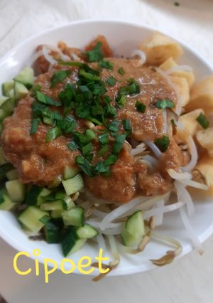 Foto resep Nasi Lengko Khas Cirebon