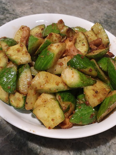 A picture of 沙茶黃瓜(Vegan)BBQ source with cucumber.