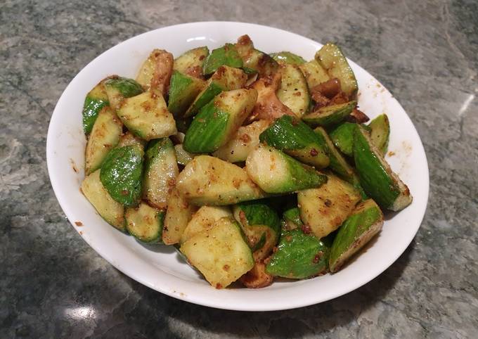Steps to Prepare Popular 沙茶黃瓜（Vegan）BBQ source with cucumber for Dinner Food