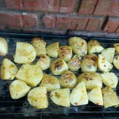 A picture of Braai potatoes.