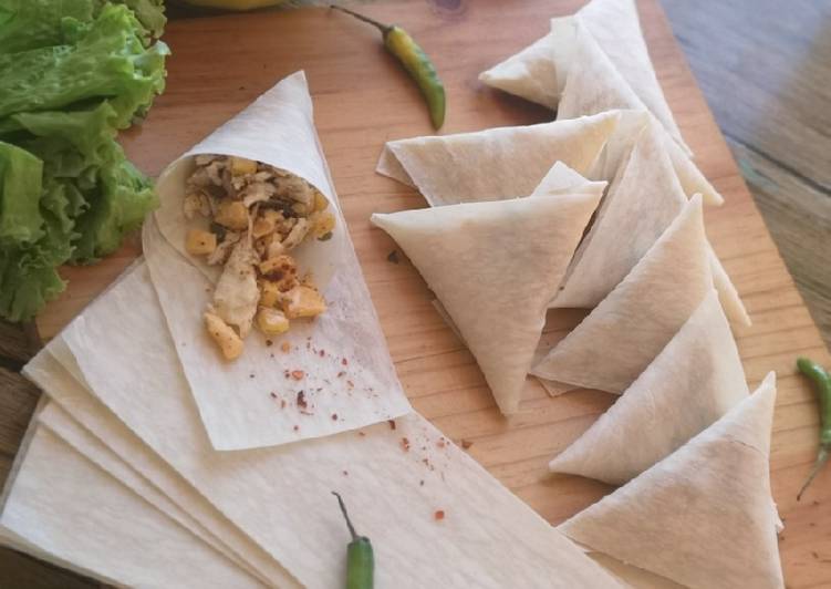 Steps to Make Speedy Chicken cheese samosas