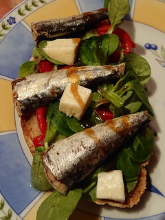 Una foto de Tosta de sardinas