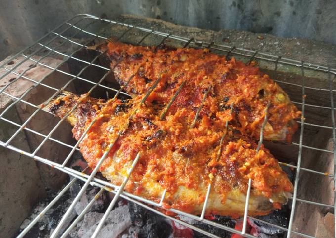 Resep Ikan Bakar Ala Rumah Makan Oleh Ayu Feranika Cookpad 