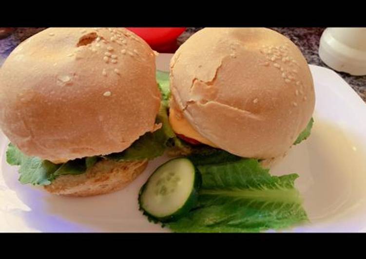 Simple Way to Prepare Super Quick Homemade Deluxe chicken Burger