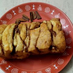 Pull apart cinnamon bread A picture of Pull apart cinnamon bread.