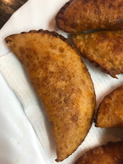Una foto de Empanadillas fritas de atún y huevo