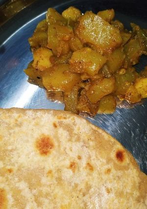 A picture of Aloo gawar ka sabzi.