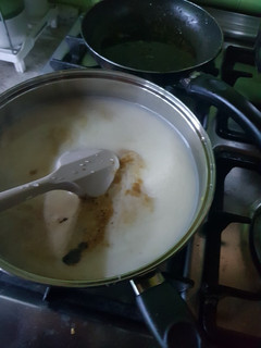 Una foto de Cola de mono con leche condensada de coco