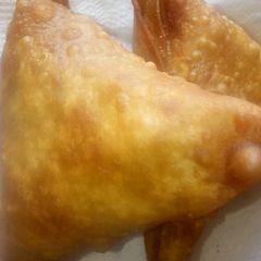 A picture of Spicy samosa za viazi.