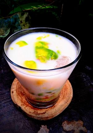 Foto resep Es susu alpukat simpel