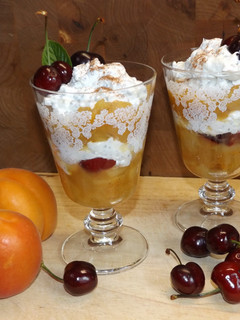 Una foto de Postre de fruta “vieja” con crema de mascarpone