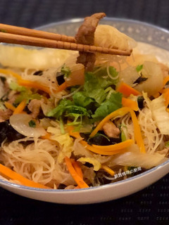 【剩菜立大功】炒米粉 的食譜成品照片
