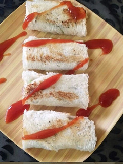 A picture of Paneer bread roll.