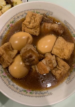 รูปของ ไข่พะโล้หมูสามชั้นง่ายๆ ด้วยผงพะโล้ 🥚