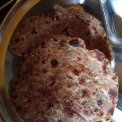 A picture of Mooli parantha.