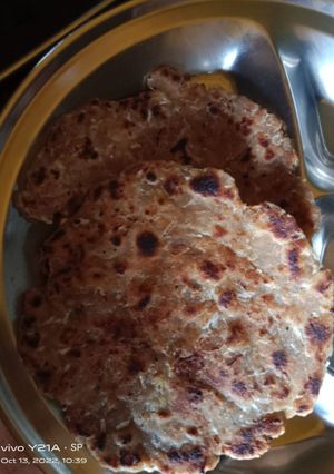 A picture of Mooli parantha.