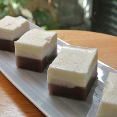 Cream Mizu Yōkan; Wagashi A picture of Cream Mizu Yōkan; Wagashi.