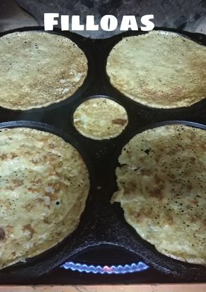 Una foto de Filloas gallegas (en filloeira)