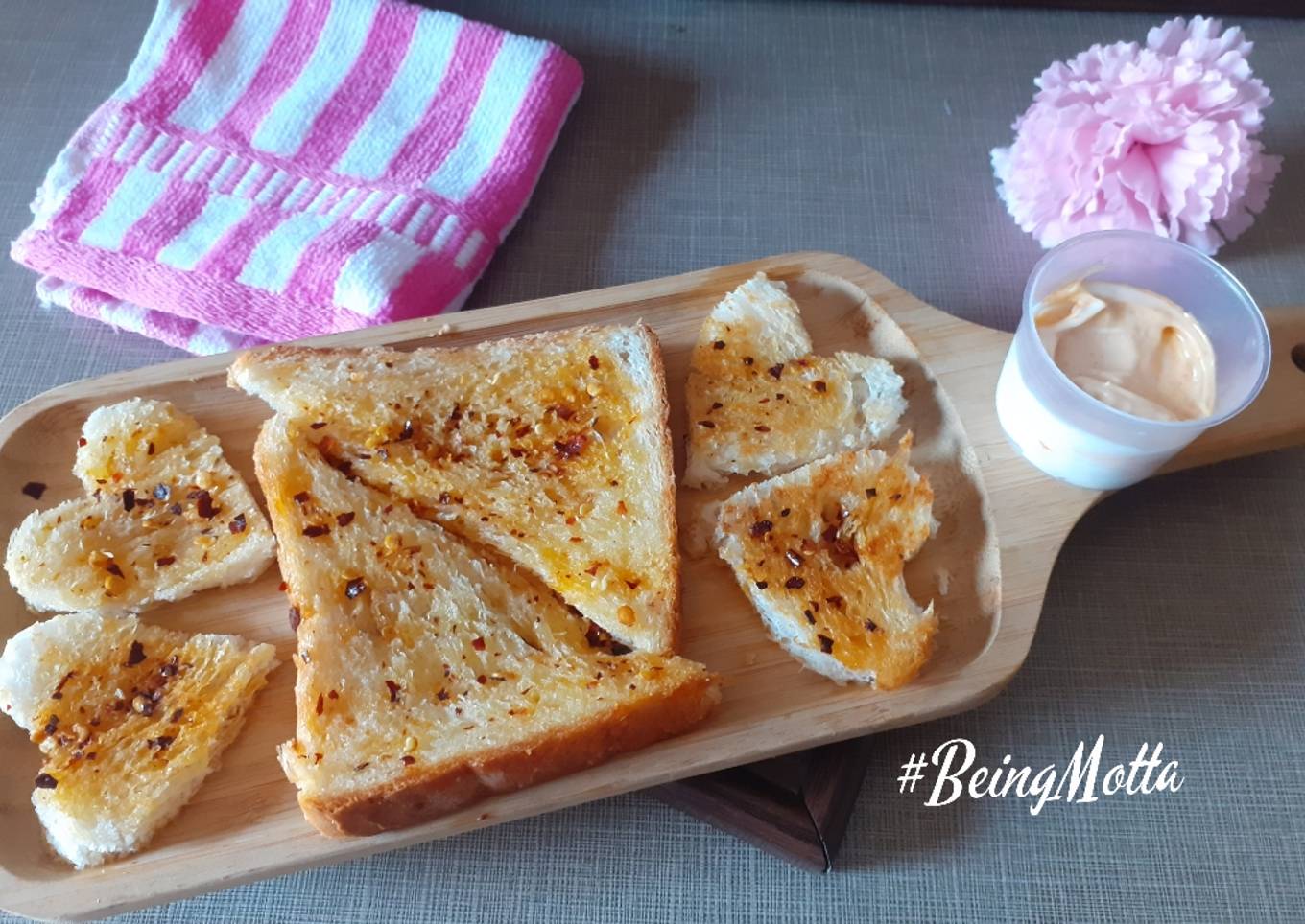 Chilli-Garlic Bread