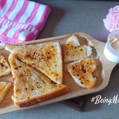A picture of Chilli-Garlic Bread.