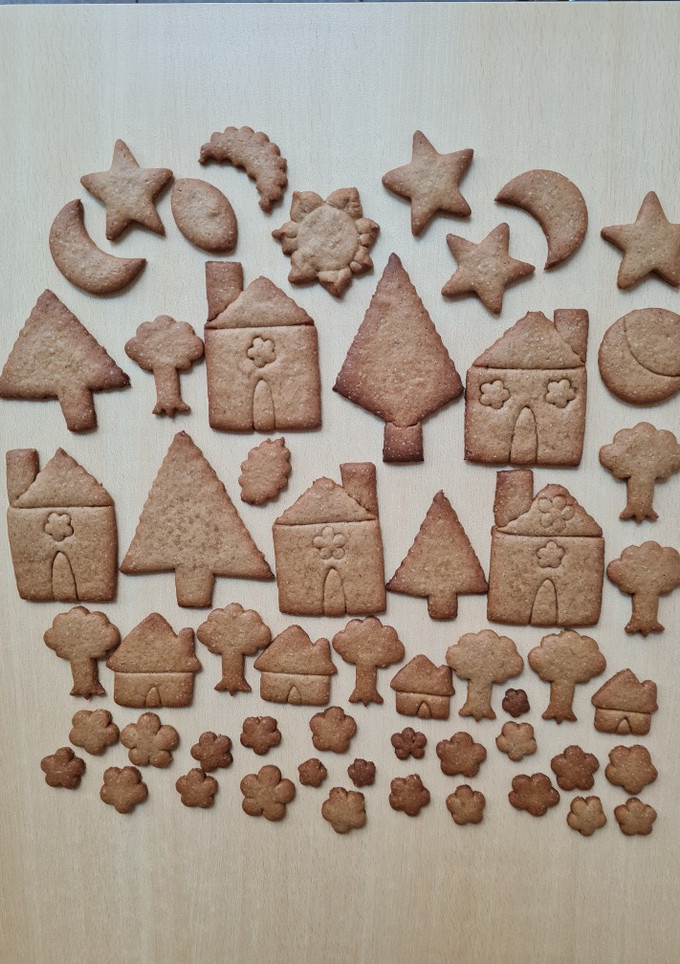 Una foto de Pueblito de galletas de jengibre y canela 🏡🌳🌻⭐🌞🌜🏡