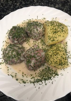 Una foto de 71. Youvarlakia avgolemono o albóndigas griegas (principal carne)