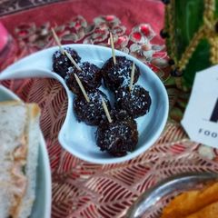A picture of Date pops.