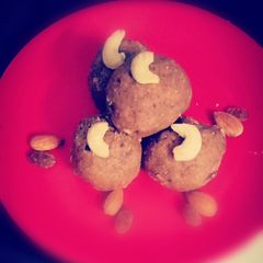 A picture of Aate(wheat)ka Laddoos.
