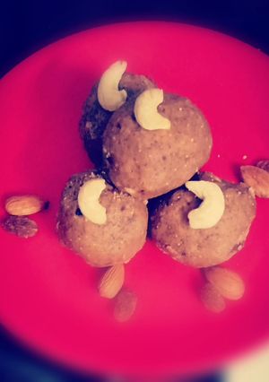 A picture of Aate(wheat)ka Laddoos.