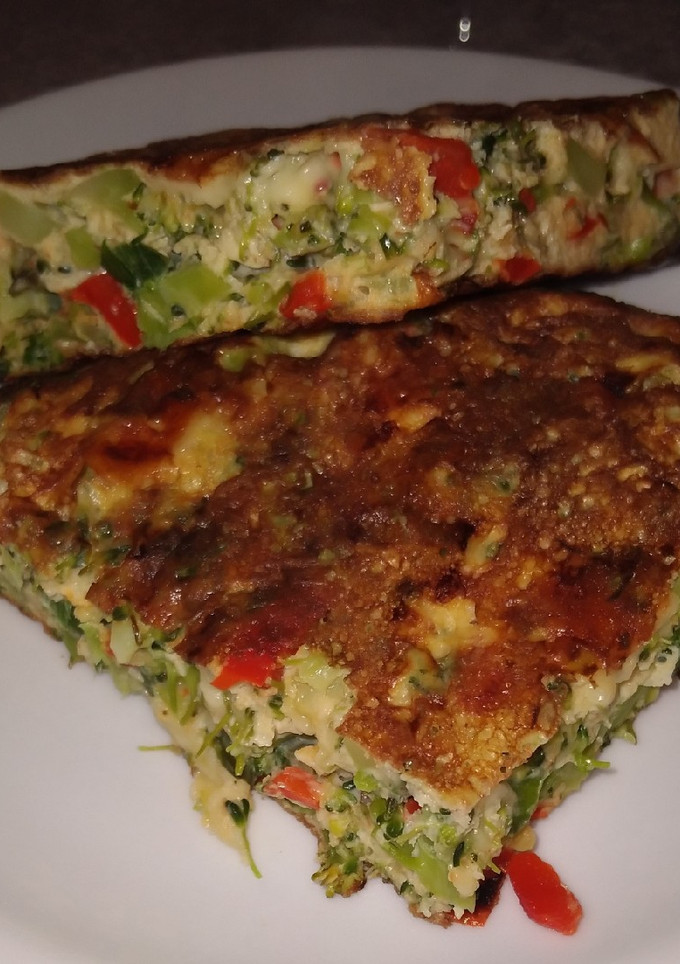 Una foto de Tortilla de brócoli con queso