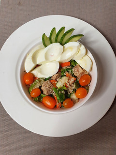 A picture of A healthy fat loss salad.