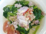 ยำคะน้าหมูสับ