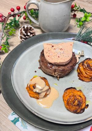 Une photo de Tournedos sauce foie gras et son millefeuille de patates douces