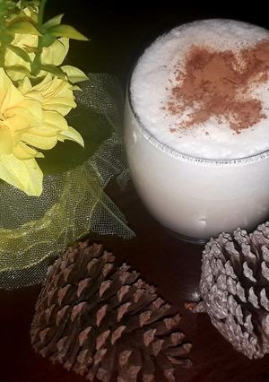 Una foto de Ponche de leche 🍶🍸