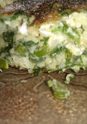 Una foto de Tortilla de arroz y espinaca