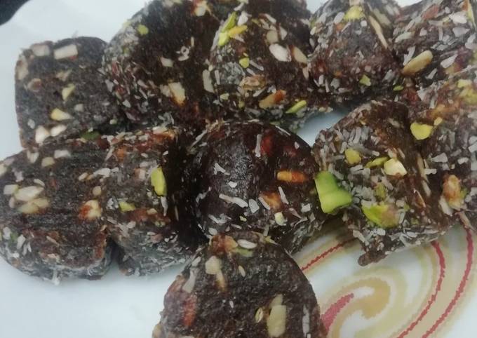 Dates & Dryfruits Roll