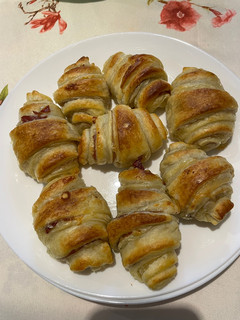 Foto di Cornetti salati con prosciutto e provola