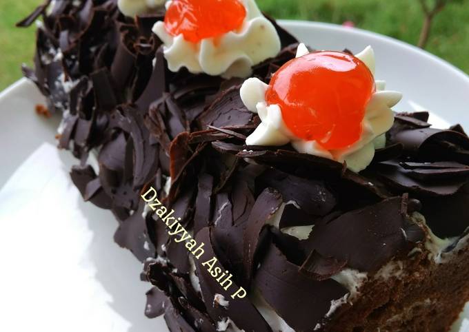 Black forest roll cake 🍫🍫🍫