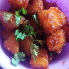 A picture of Chilli idly.