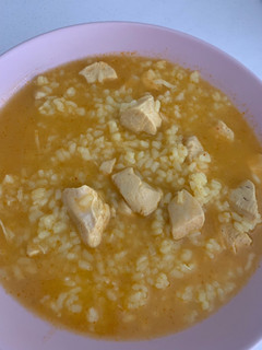 Una foto de Arroz caldoso con pollo en olla rápida paso a paso