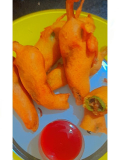 भरवा मिर्ची पकौड़ा (Bharwan mirchi pakoda recipe in hindi) रेसिपी मुख्य फोटो