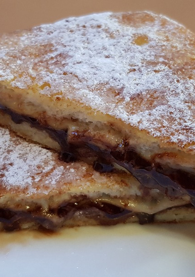 Una foto de Sándwich Frito De Chocolate Y Queso
