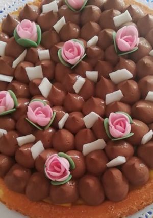 Foto di Crostata morbida al cocco con pesche e zafferano