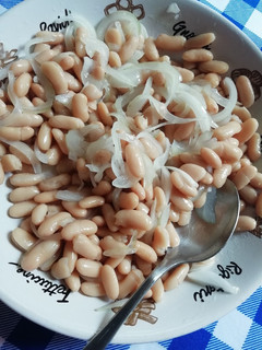 Una foto de Ensalada de Porotos con cebolla
