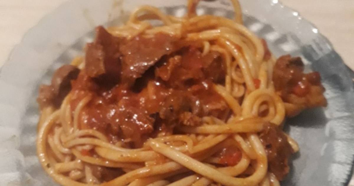 Fideos bucatini con salsa de carne Receta de calu-calita- Cookpad