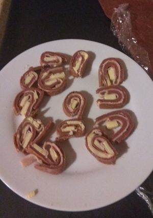 Una foto de Pionono con masa de remolacha, con solo 2 cucharadas de harina