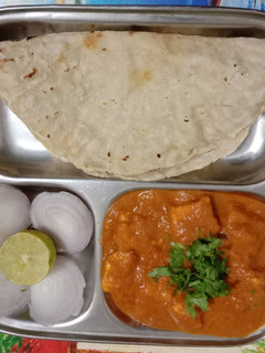 पनीर ग्रेवी (paneer gravy recipe in marathi) रेसिपी चे मुख्य फोटो