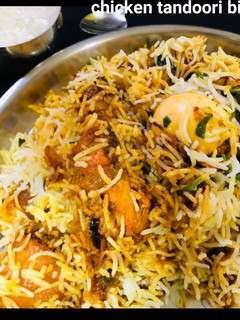 चिकन तंदूरी बिरयानी (Chicken Tandoori Biryani recipe in hindi) रेसिपी मुख्य फोटो